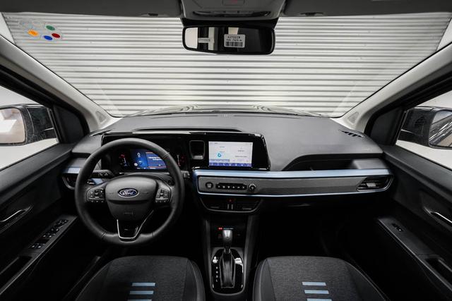 Ford Tourneo Courier 1,0 EcoBoost Automatik Act -LAG. 