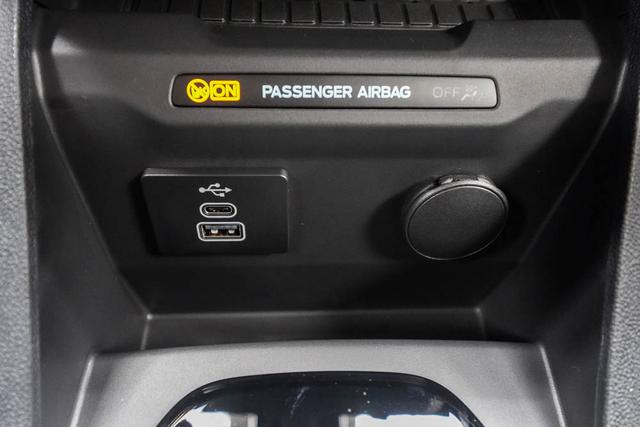 Ford Tourneo Courier 1,0 EcoBoost Automatik Act -LAG. 