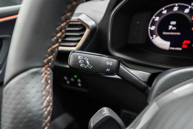 Leon Sportstourer ST 2,0 TSI DSG 4Drive VZ Kombi - LAGE -LAG. 