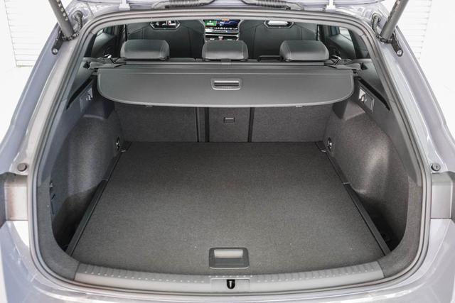 Leon Sportstourer ST 2,0 TSI DSG 4Drive VZ Kombi - LAGE -LAG. 