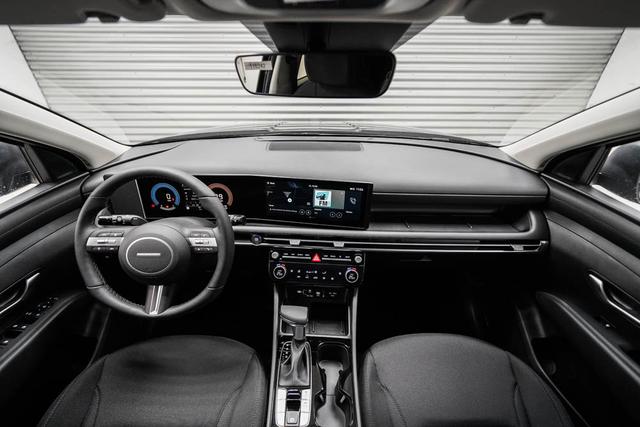 Hyundai TUCSON 1,6 T-GDI 2WD DCT MHEV Essential - -LAG. 