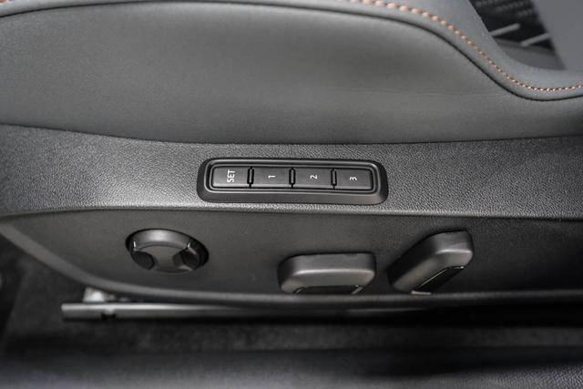 Cupra Leon Sportstourer ST 2,0 TSI DSG 4Drive VZ Extreme - LA -LAG. 