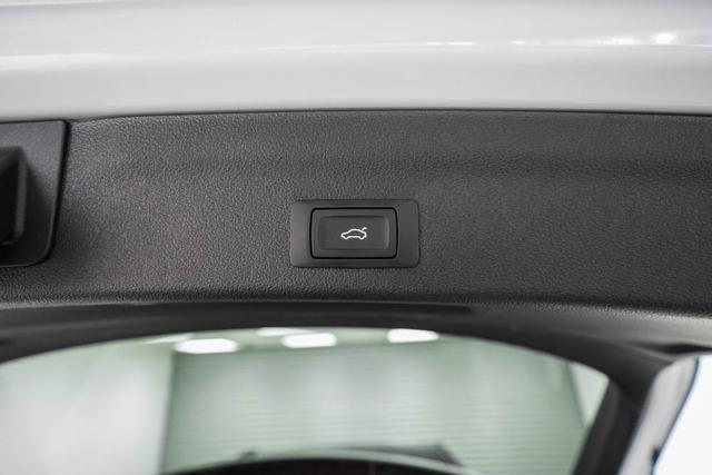Audi A6 Avant 40 TDI quattro s-tronic S-Line - -LAG. 