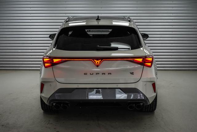 Cupra Leon Sportstourer ST 2,0 TSI DSG 4Drive VZ Kombi - LAGE -LAG. 