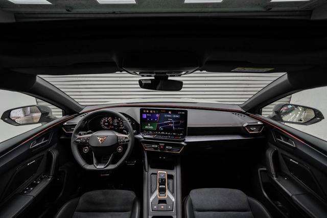 Cupra Leon Sportstourer ST 2,0 TSI DSG 4Drive VZ Kombi - LAGE -LAG. 