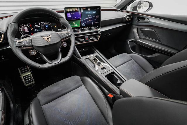 Cupra Leon Sportstourer ST 2,0 TSI DSG 4Drive VZ Kombi - LAGE -LAG. 