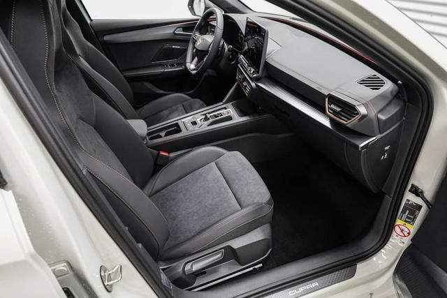 Cupra Leon Sportstourer ST 2,0 TSI DSG 4Drive VZ Kombi - LAGE -LAG. 