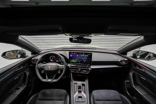 Cupra Leon Sportstourer ST 2,0 TSI DSG 4Drive VZ Kombi - LAGE -LAG. 
