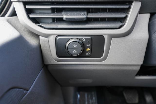 Volkswagen T7 Caravelle 2,0 TDI DSG langer -LAG. 