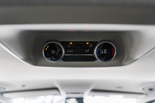 Volkswagen T7 Caravelle 2,0 TDI DSG langer -LAG. 