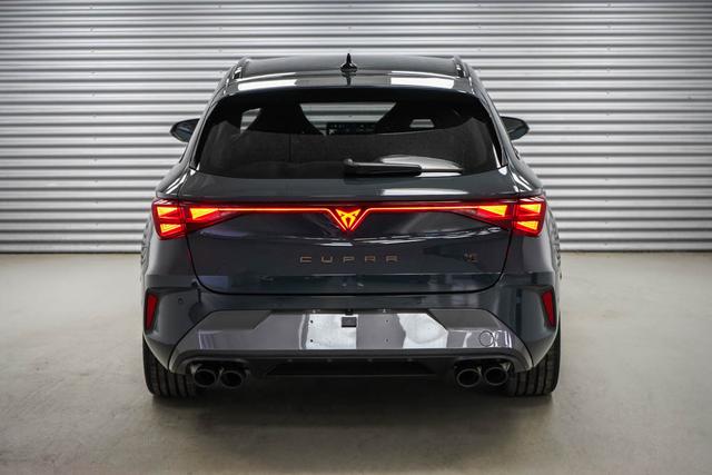 Cupra Leon Sportstourer ST 2,0 TSI DSG 4Drive VZ Kombi - LAGE -LAG. 