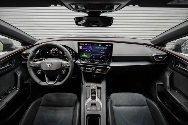 Cupra Leon Sportstourer ST 2,0 TSI DSG 4Drive VZ Kombi - LAGE -LAG. 