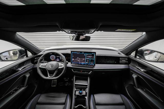 Volkswagen Tiguan 2,0 TDI DSG 4Motion R-Line - LAGER -LAG. 