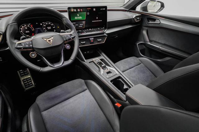 Leon Sportstourer ST 2,0 TSI DSG 4x4 VZ - LAGER 