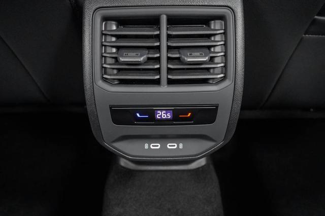 Leon Sportstourer ST 2,0 TSI DSG 4x4 VZ - LAGER 