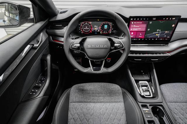 Octavia Combi Kombi 1,5 TSI m-HEV DSG Sportline -LAG. 