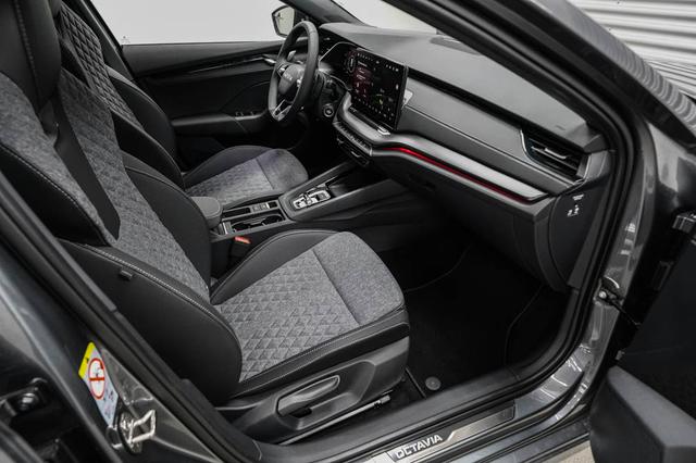 Octavia Combi Kombi 1,5 TSI m-HEV DSG Sportline -LAG. 