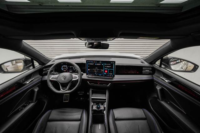 Volkswagen Tiguan 2,0 TDI DSG 4Motion R-Line - LAGER -LAG. 