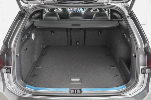 Volkswagen Passat Variant 2,0 TDI DSG 4x4 R-Line - LA -LAG. 