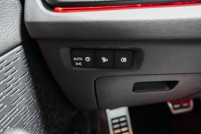 Skoda Octavia Combi Kombi 1,5 TSI m-HEV DSG Sportline -LAG. 