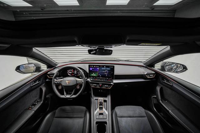 Leon Sportstourer ST 2,0 TSI DSG 4x4 VZ - LAGER 