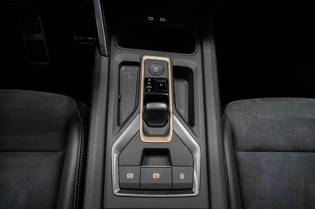 Leon Sportstourer ST 2,0 TSI DSG 4x4 VZ - LAGER 