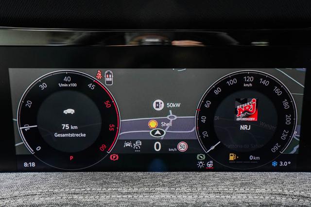 Skoda Superb Combi Kombi 2,0 TDI DSG 4x4 Selection - L -LAG. 