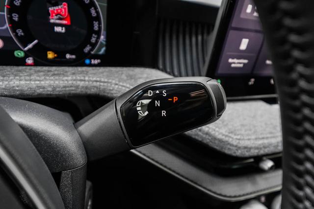 Skoda Superb Combi Kombi 2,0 TDI DSG 4x4 Selection - L -LAG. 