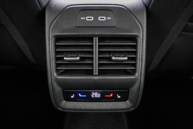 Skoda Superb Combi Kombi 2,0 TDI DSG 4x4 Selection - L -LAG. 