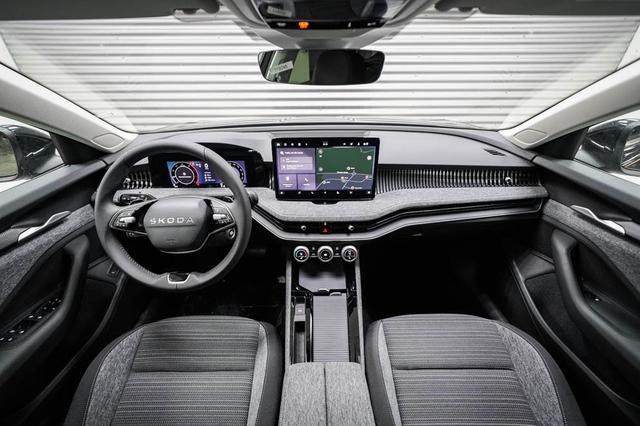 Skoda Superb Combi Kombi 2,0 TDI DSG 4x4 Selection - L -LAG. 