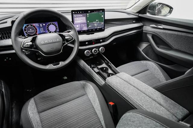 Skoda Superb Combi Kombi 2,0 TDI DSG 4x4 Selection - L -LAG. 