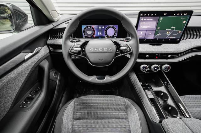 Skoda Superb Combi Kombi 2,0 TDI DSG 4x4 Selection - L -LAG. 