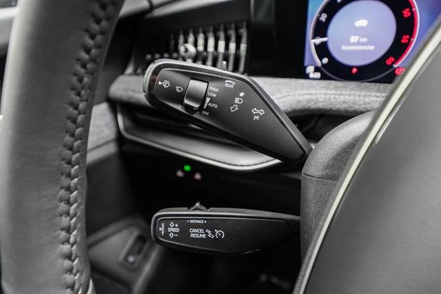 Skoda Superb Combi Kombi 2,0 TDI DSG 4x4 Selection - L -LAG. 