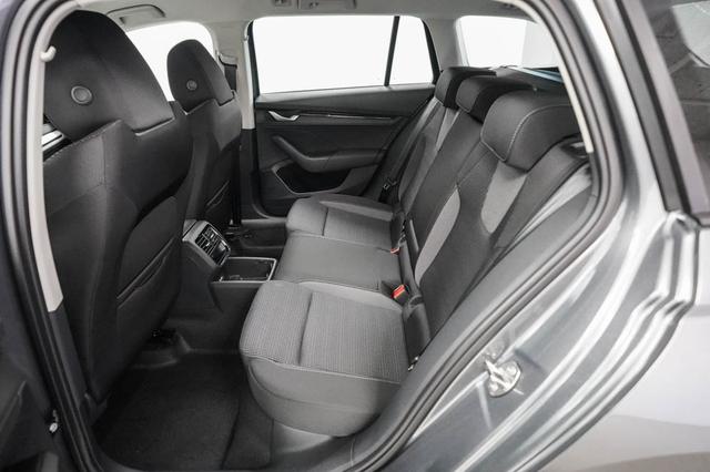 Skoda Octavia Combi Kombi 2,0 TDI DSG Selection - LAGE -LAG. 