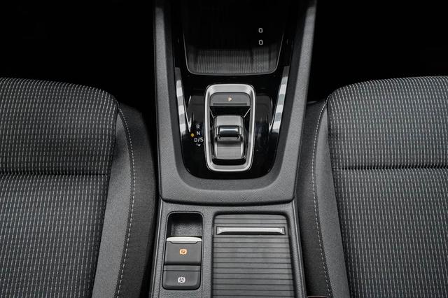 Skoda Octavia Combi Kombi 1,5 eTSI DSG mhev Selection -LAG. 