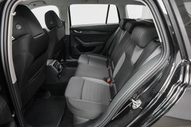 Skoda Octavia Combi Kombi 1,5 eTSI DSG mhev Selection -LAG. 