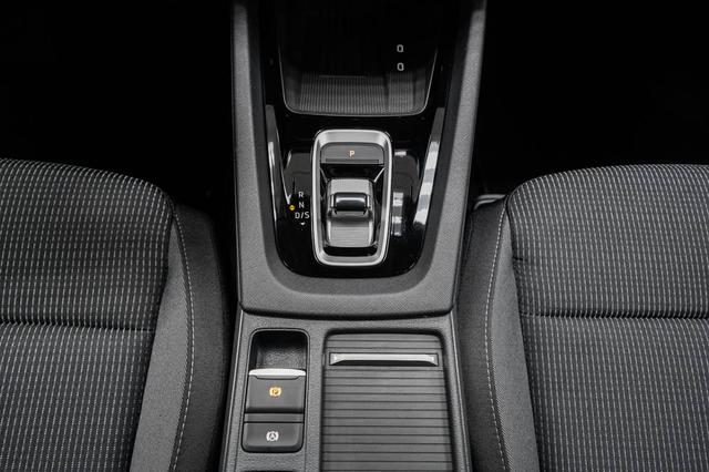 Skoda Octavia Combi Kombi 1,5 eTSI DSG mhev Selection -LAG. 