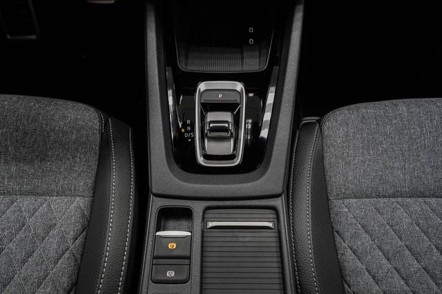 Skoda Octavia Combi Kombi 2,0 TDI DSG Sportline - LAGE -LAG. 