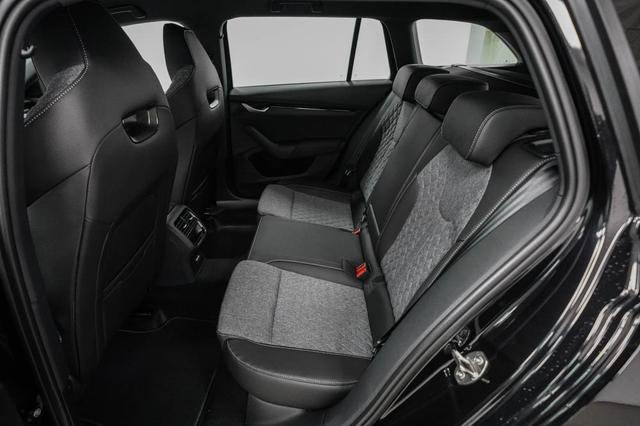 Skoda Octavia Combi Kombi 2,0 TDI DSG Sportline - LAGE -LAG. 