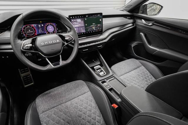 Skoda Octavia Combi Kombi 2,0 TDI DSG Sportline - LAGE -LAG. 