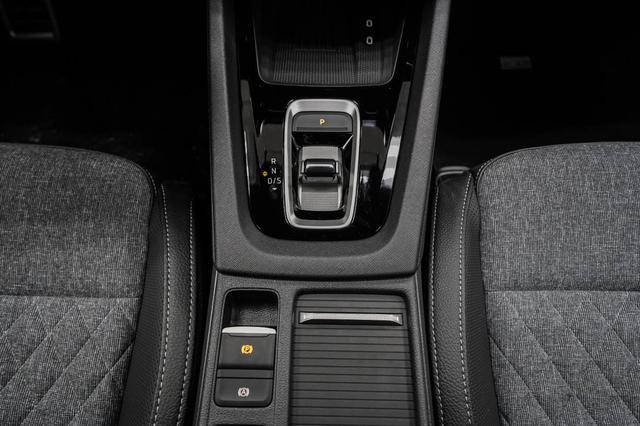 Skoda Octavia Combi Kombi 2,0 TDI DSG Sportline - LAGE -LAG. 