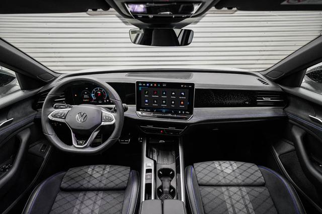 Volkswagen Passat Variant 2,0 TDI DSG 4Motion R-Line -LAG. 