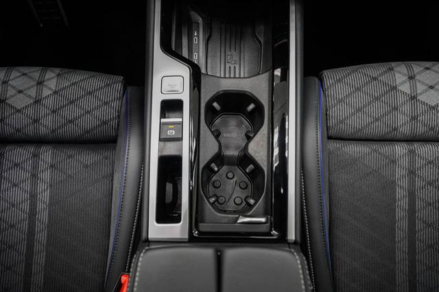 Volkswagen Passat Variant 2,0 TDI DSG 4Motion R-Line -LAG. 