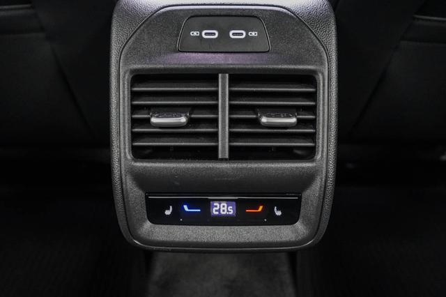 Volkswagen Passat Variant 2,0 TDI DSG 4Motion R-Line -LAG. 