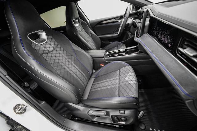 Volkswagen Passat Variant 2,0 TDI DSG 4Motion R-Line -LAG. 