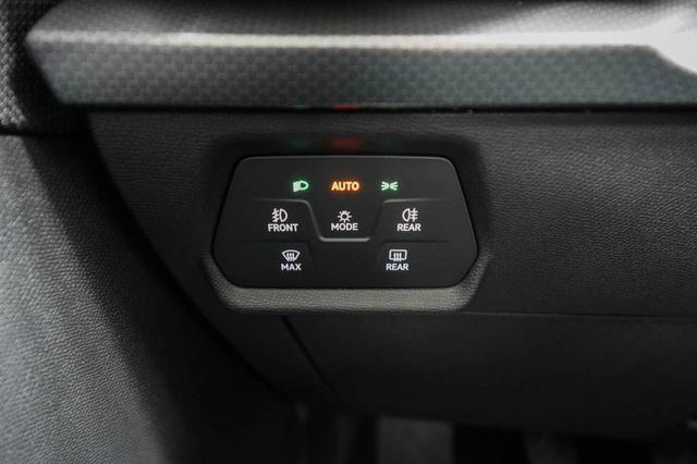 Seat Leon Sportstourer Kombi 1,5 TSI Style - LAGER 