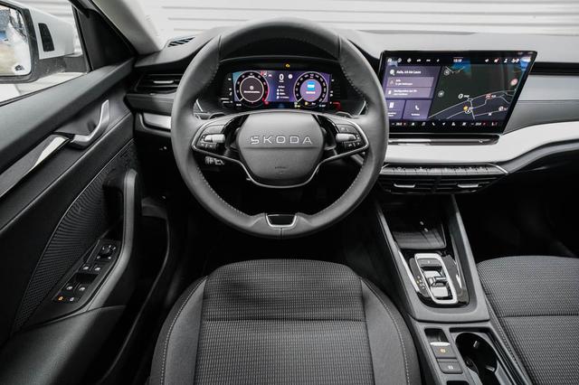 Skoda Octavia Combi Kombi 1,5 eTSI DSG mhev Selection -LAG. 