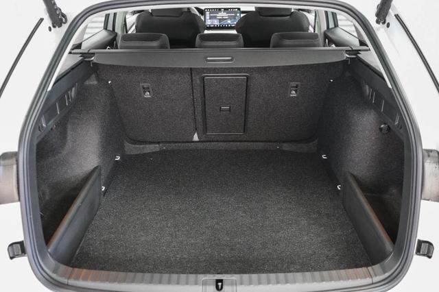Skoda Octavia Combi Kombi 1,5 eTSI DSG mhev Selection -LAG. 