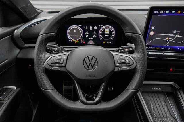 Volkswagen T-Roc Neuer 1,5 TSI DSG R-Line - LAGER 