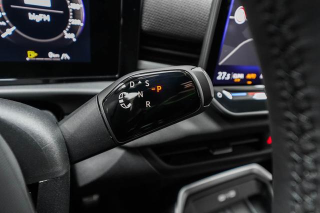 Volkswagen T-Roc Neuer 1,5 TSI DSG R-Line - LAGER 